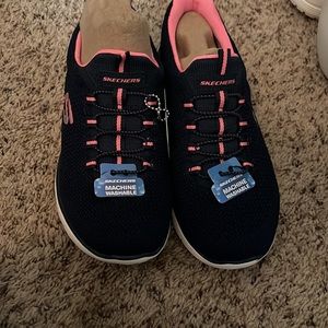 SELLING SKETCHERS SHOES NEVER WORN‼️‼️‼️